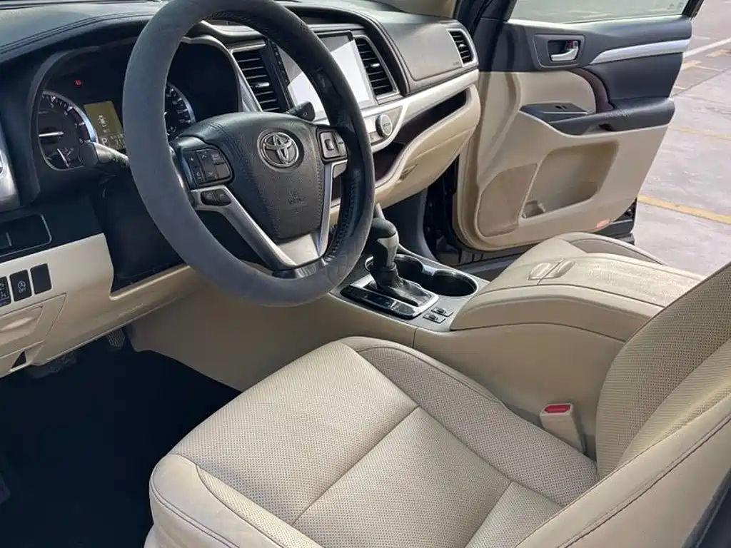 Toyota Highlander — миниатюра 4