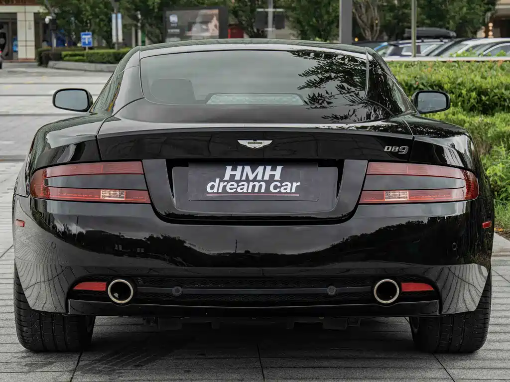 Aston Martin DB9 — миниатюра 8