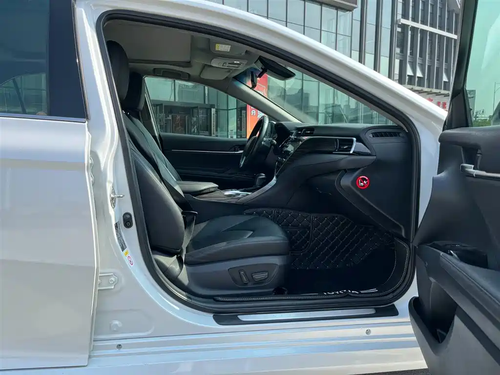Toyota Camry 2018 2.5G Luxury