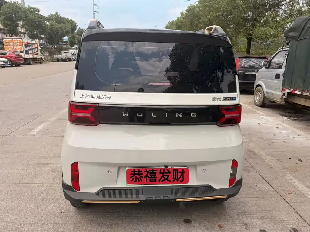 Wuling MINIEV — миниатюра 8