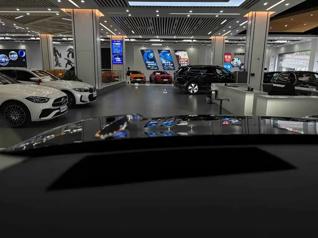 NIO ES8 — миниатюра 33