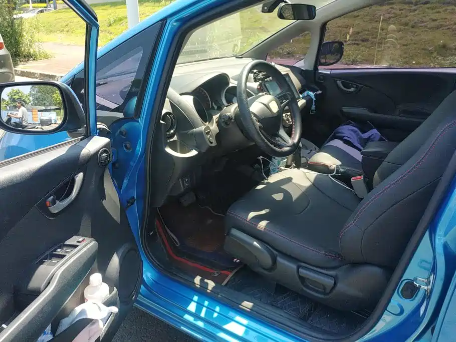 Honda Fit — миниатюра 9