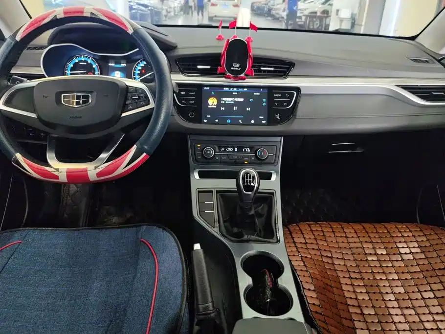 Geely Emgrand — миниатюра 12
