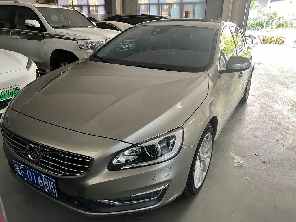Volvo S60 — миниатюра 3