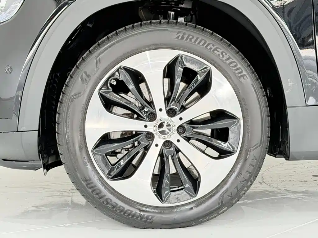Mercedes-Benz GLB — миниатюра 11