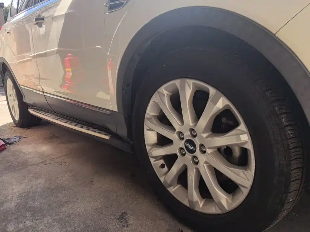 Ford Kuga — миниатюра 25
