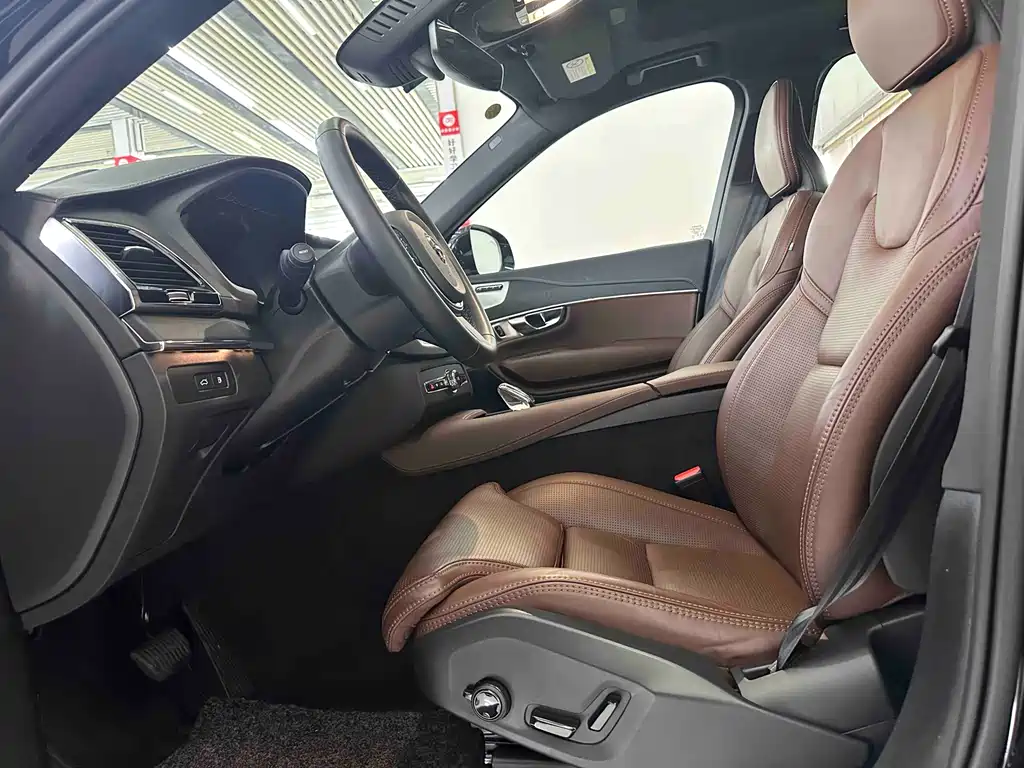 VOLVO XC90 PLUG IN HYBRID