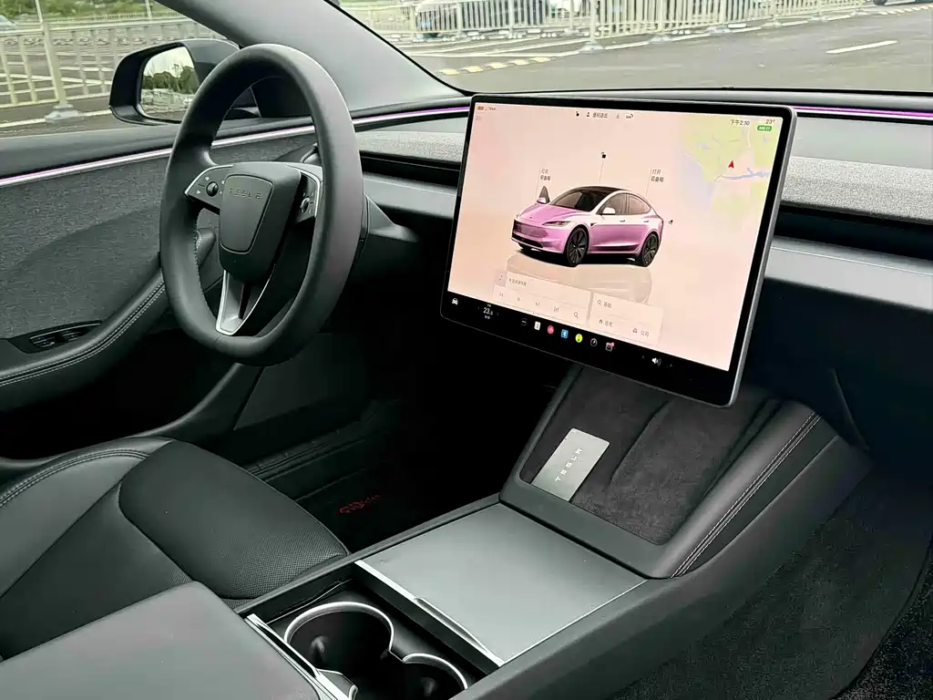 Tesla Model 3 — миниатюра 7