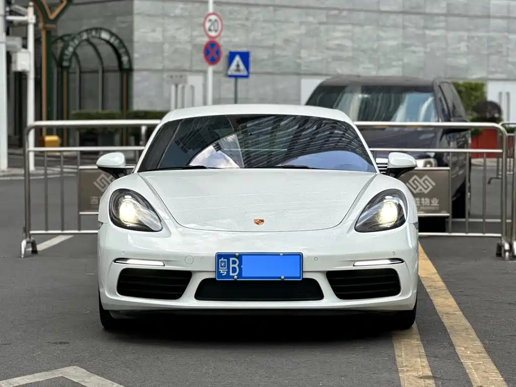 PORSCHE 718