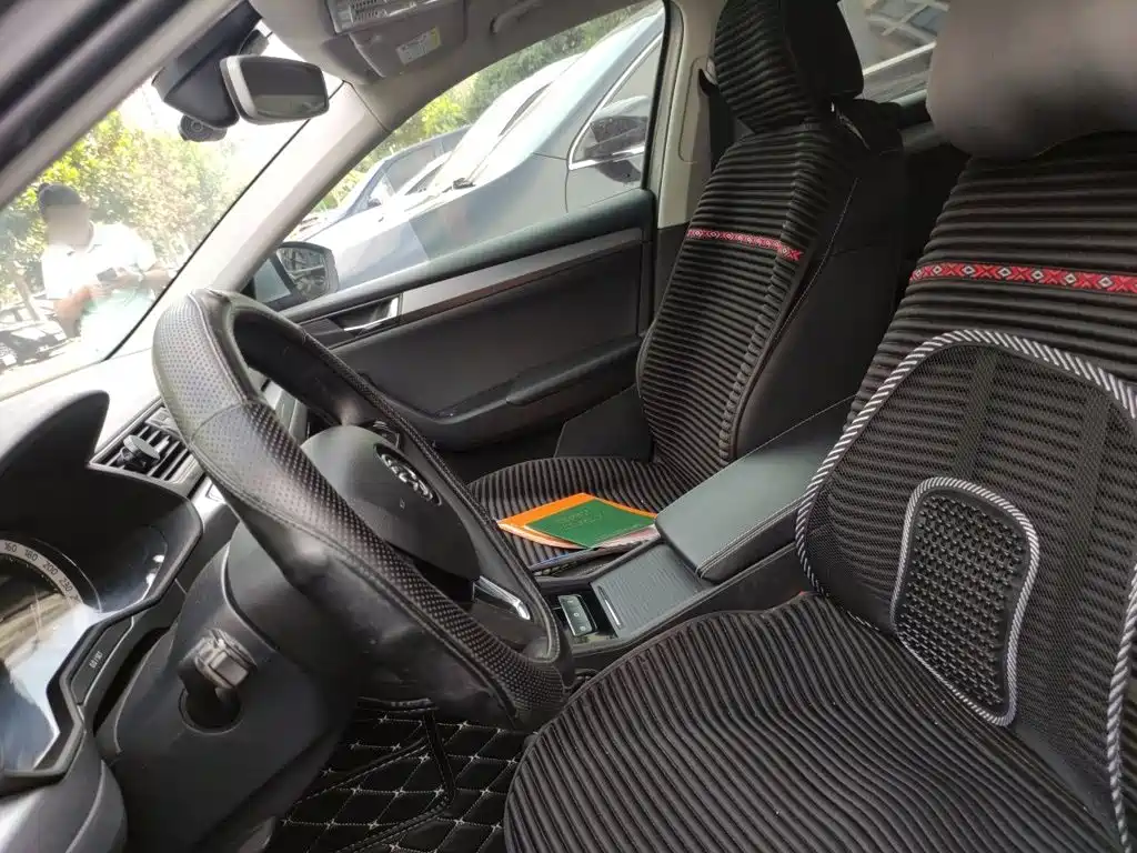 Skoda Superb — миниатюра 16