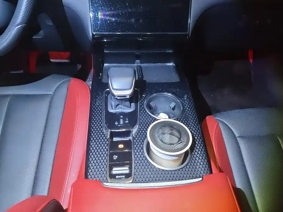 Hongqi Hongqi HS3 — миниатюра 16