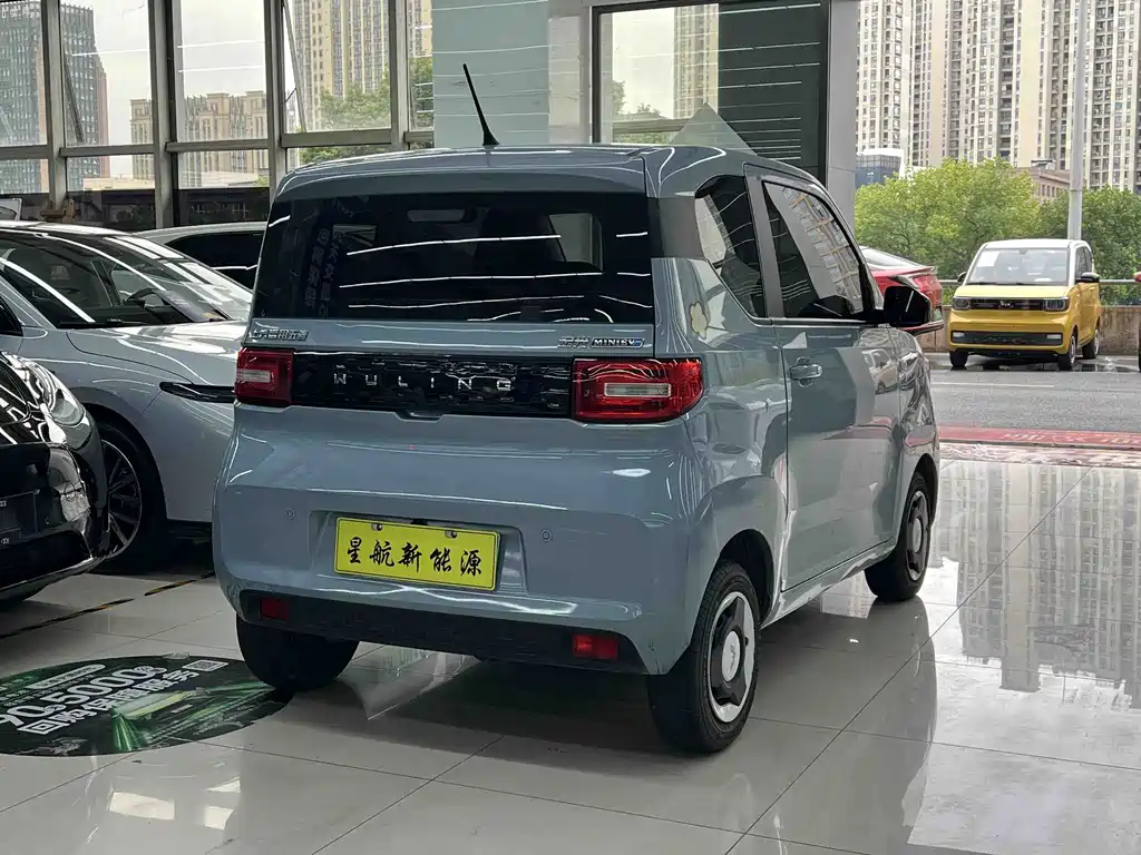 Wuling MINIEV — миниатюра 5