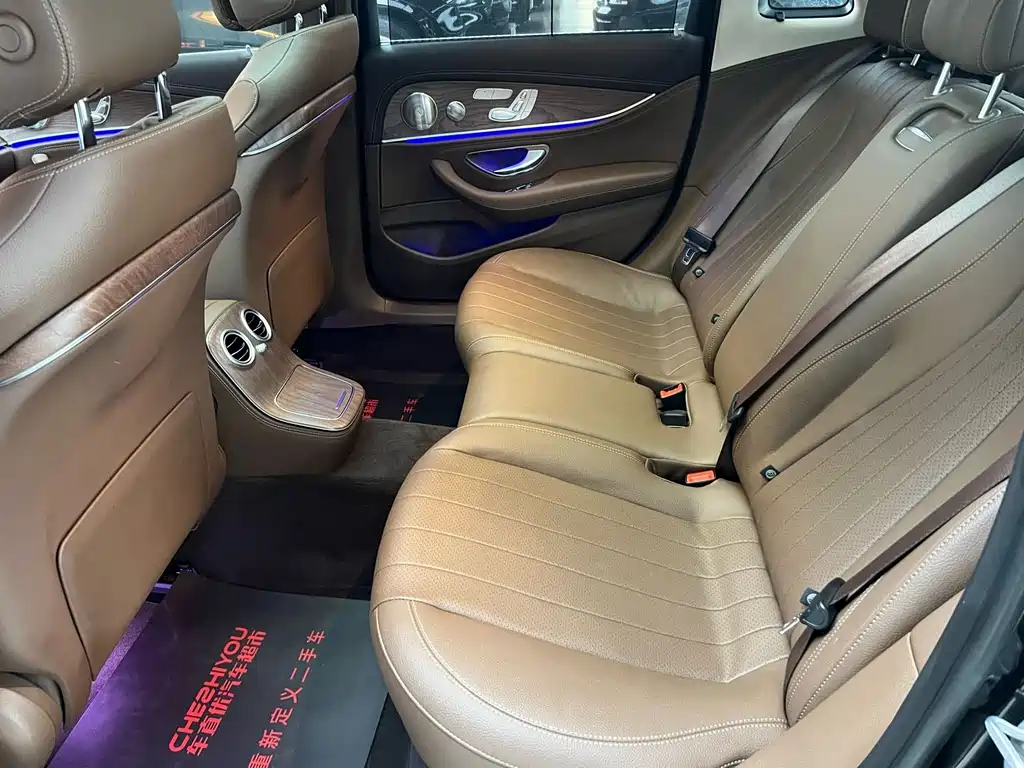 Mercedes-Benz E-Class — миниатюра 10