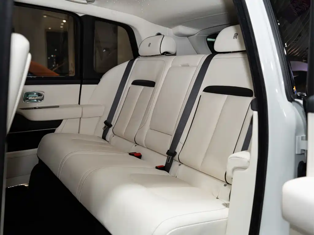 Rolls-Royce Cullinan — миниатюра 12