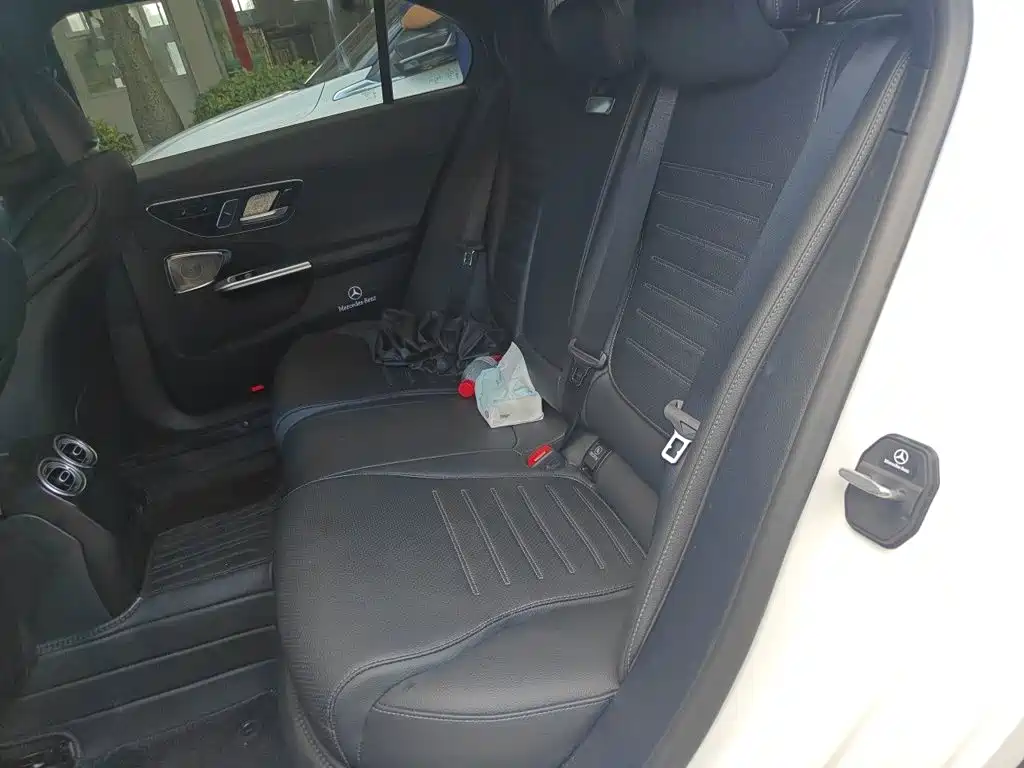 Mercedes-Benz C-Class — миниатюра 15