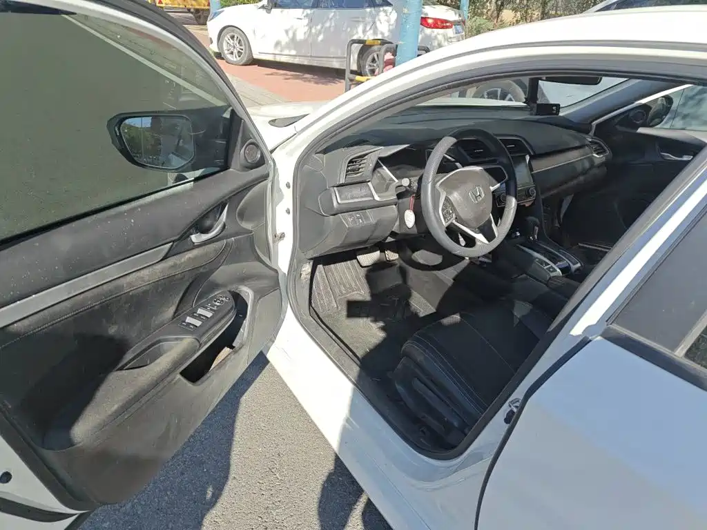 Honda Civic — миниатюра 14