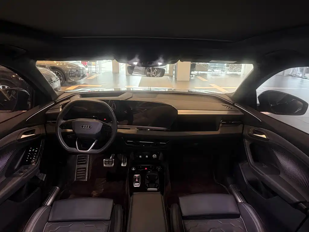 Audi Q6L e-tron — миниатюра 9