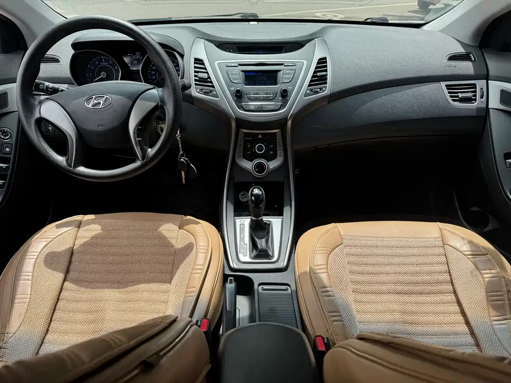 Hyundai Elantra Langdong — миниатюра 10