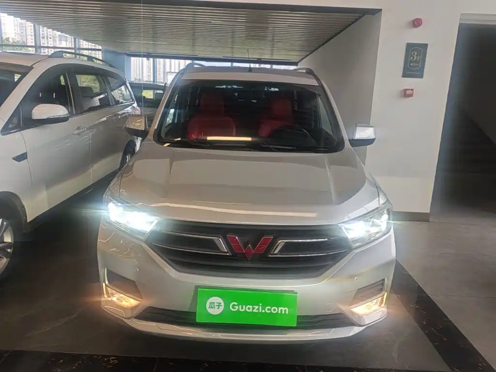 Wuling Hongguang — миниатюра 3