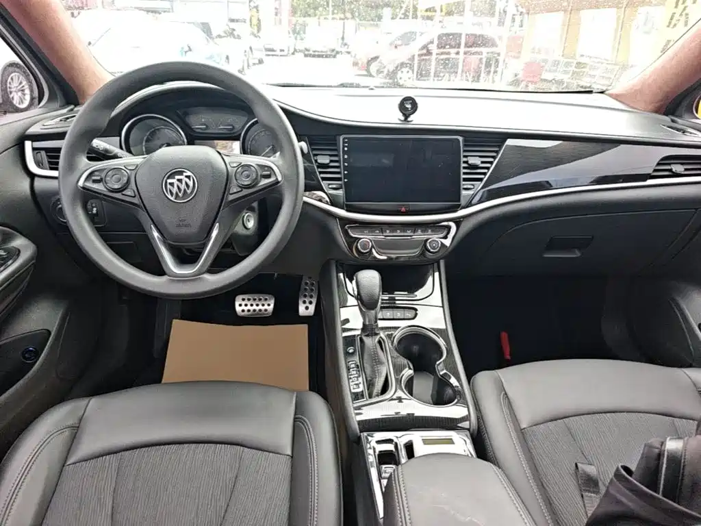 Buick Verano — миниатюра 10