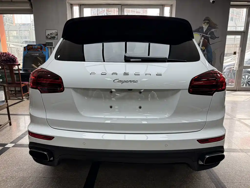 Porsche Cayenne — миниатюра 7