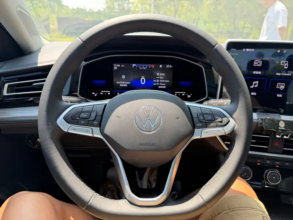 Volkswagen Sagitar — миниатюра 11