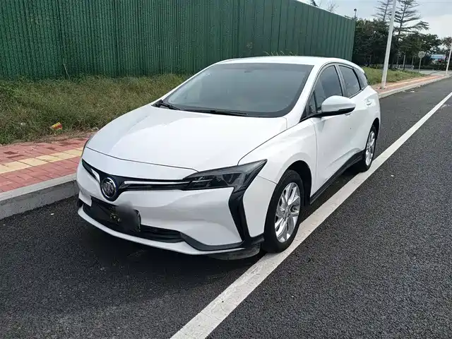 BUICK SLIGHTLY BLUE 6 2024