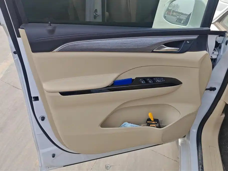 BUICK GL8 NEW ENERGY