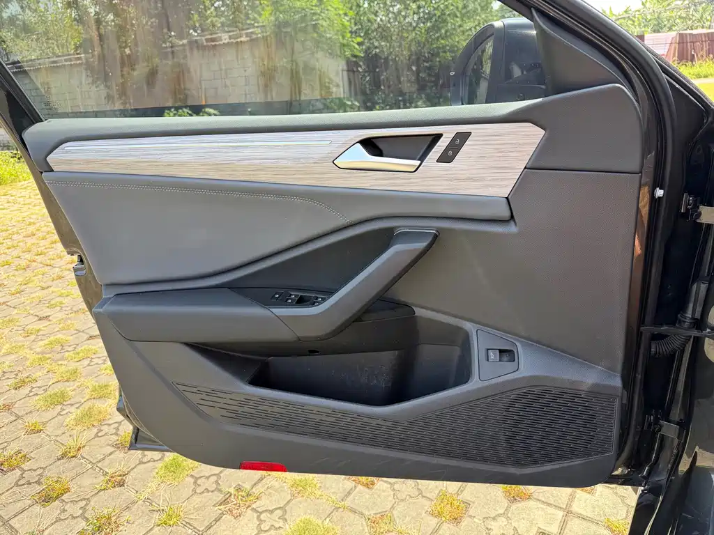 Volkswagen Sagitar — миниатюра 22