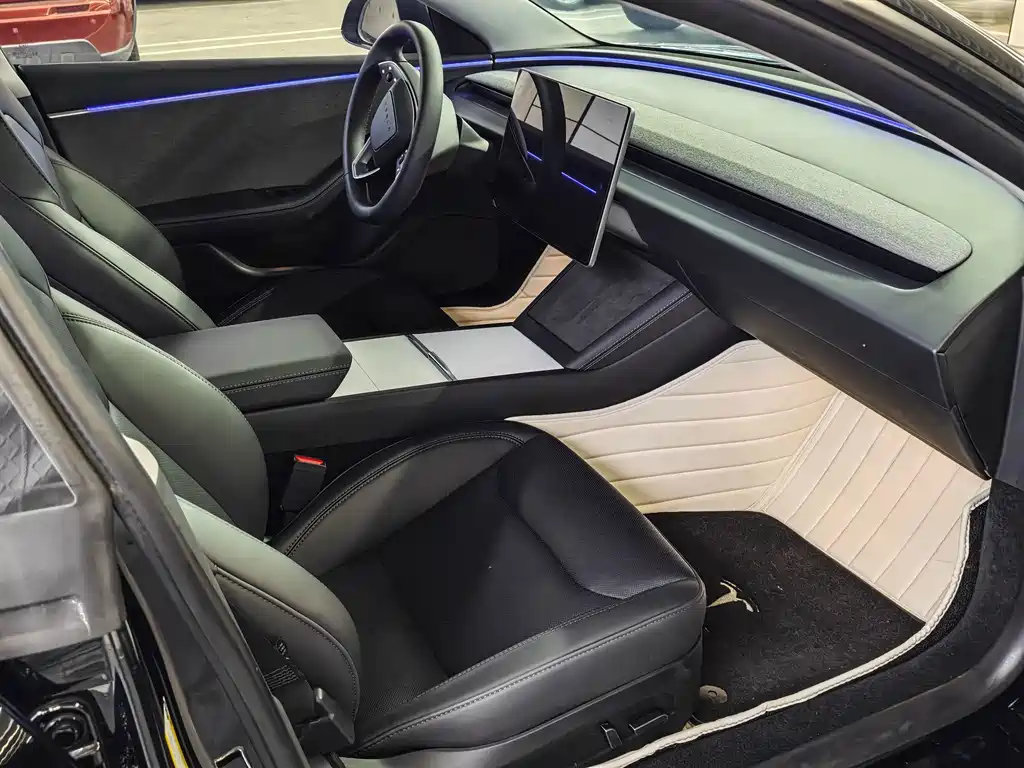 Tesla Model 3 — миниатюра 4
