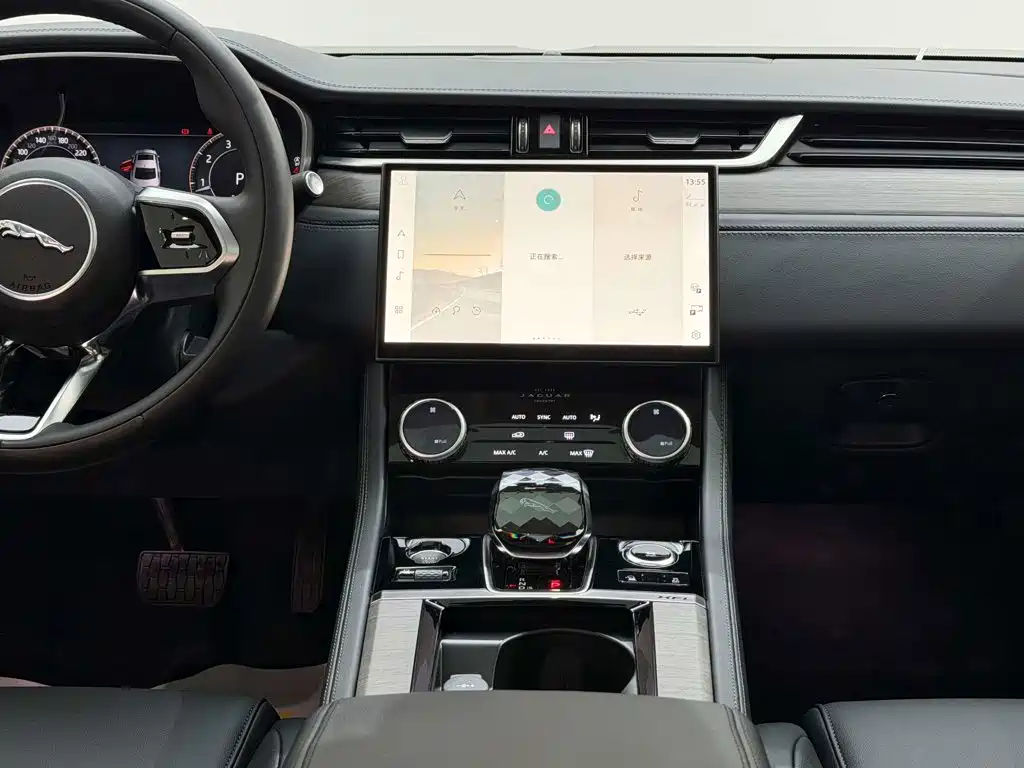 Jaguar XFL — миниатюра 22