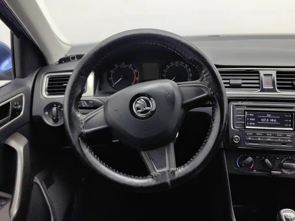 Skoda Rapid Spaceback — миниатюра 11