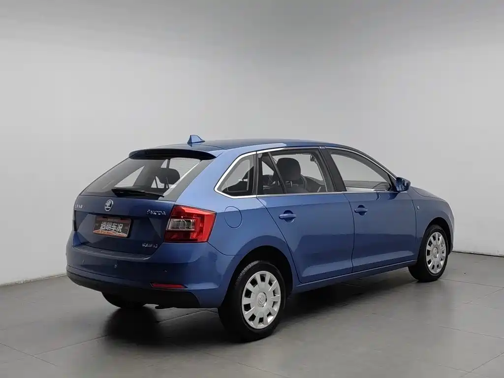 Skoda Rapid Spaceback — миниатюра 2