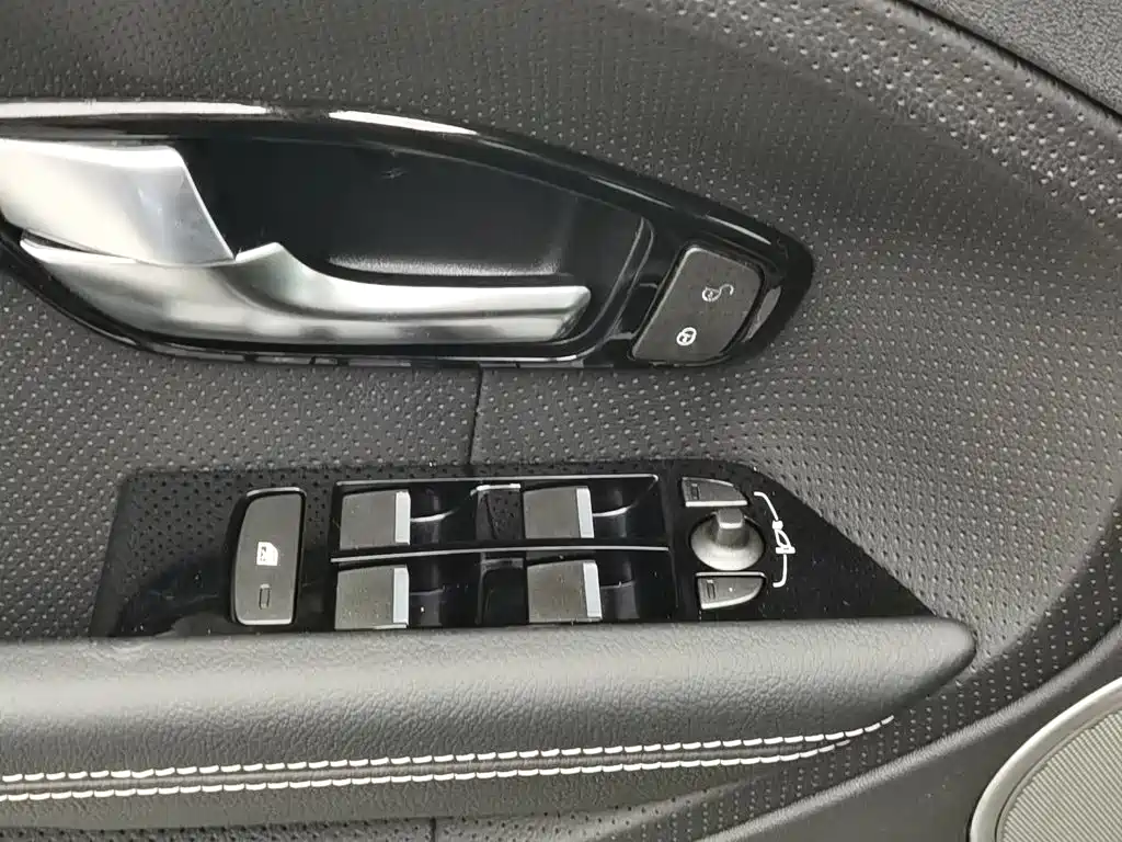Land Rover Evoque (Import) — миниатюра 9
