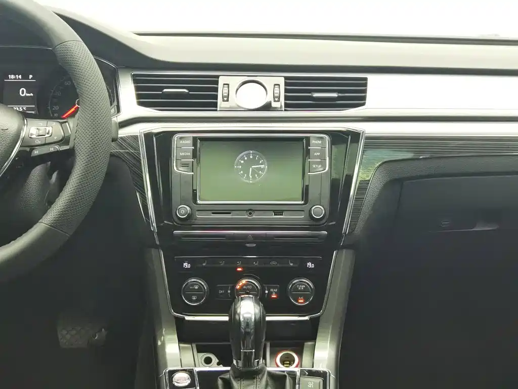 Volkswagen Passat — миниатюра 12