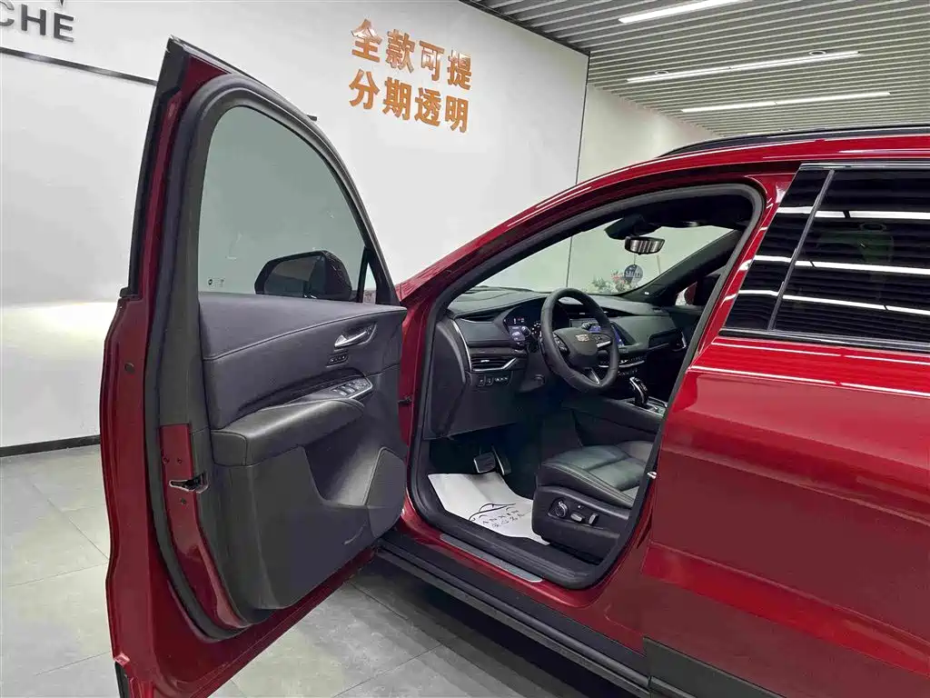 Cadillac XT4 — миниатюра 6