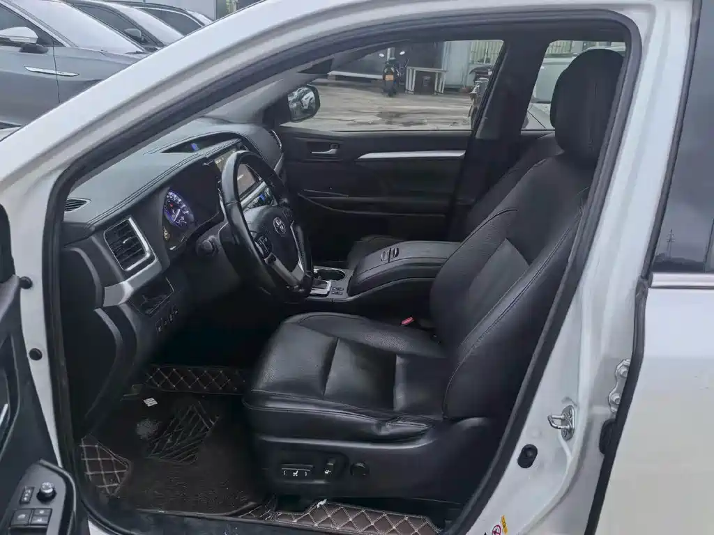 Toyota Highlander — миниатюра 4
