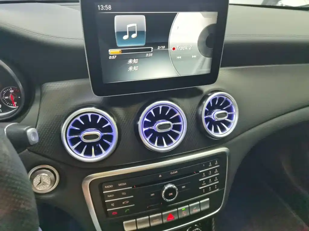 Mercedes-Benz GLA — миниатюра 13