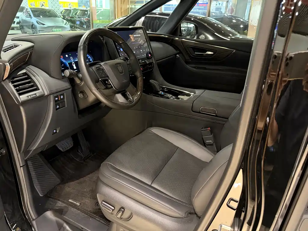 Toyota Vellfire 2025 2.5L