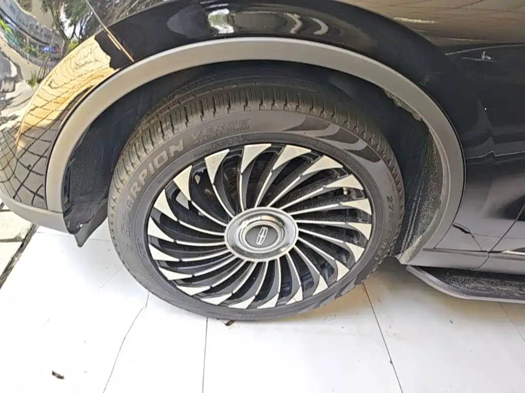 Lincoln Aviator (Import) — миниатюра 23