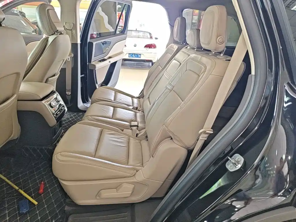 Lincoln Aviator (Import) — миниатюра 17