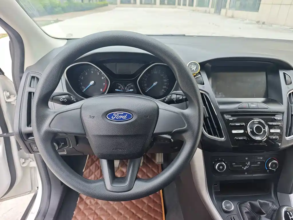 Ford Focus — миниатюра 13