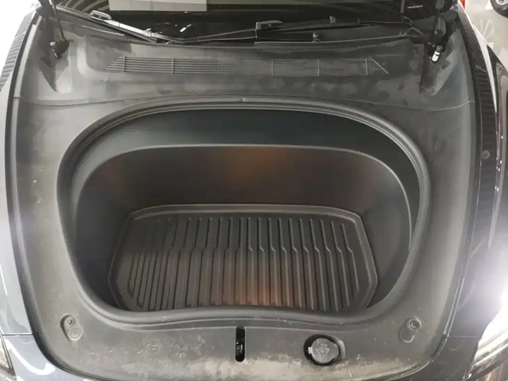 Tesla Model 3 — миниатюра 20