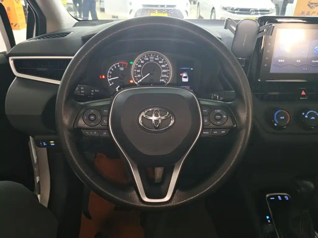 Toyota Corolla — миниатюра 11