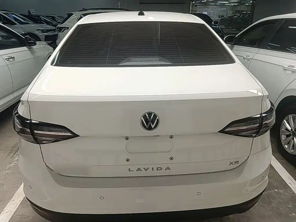 Volkswagen Lavida — миниатюра 6