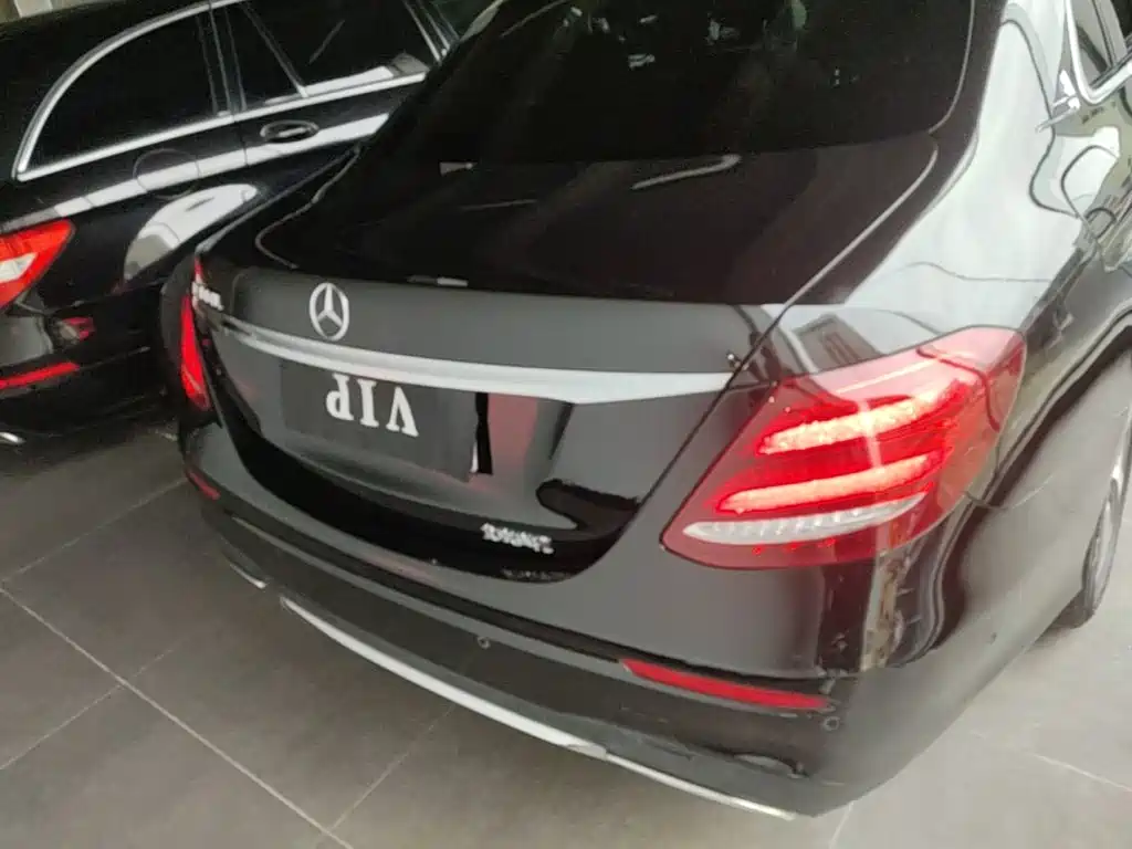 Mercedes-Benz E-Class — миниатюра 6