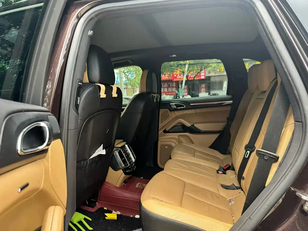 Porsche Cayenne — миниатюра 3