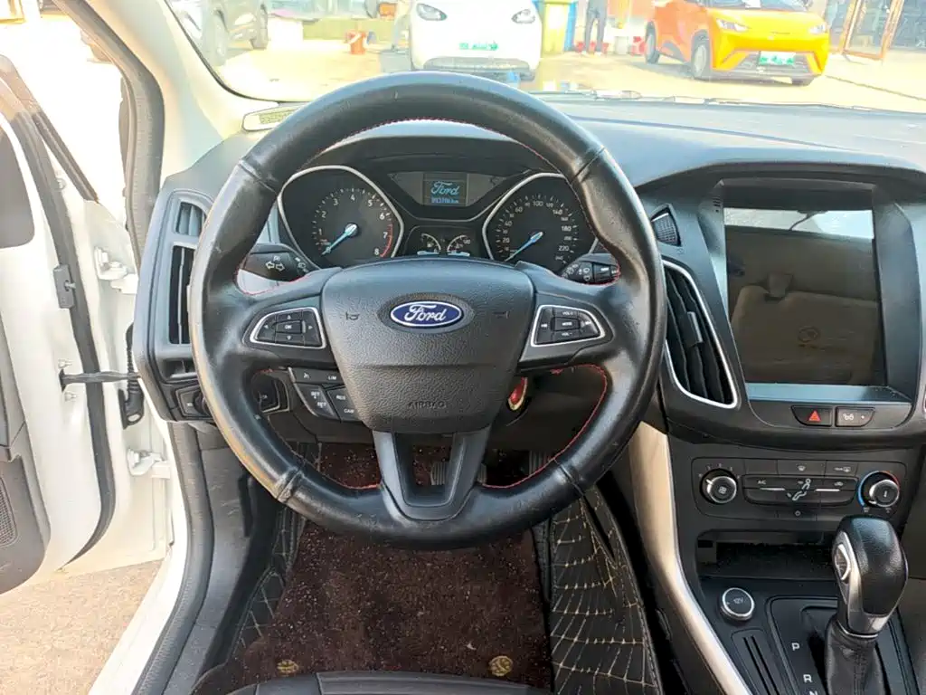 Ford Focus — миниатюра 11