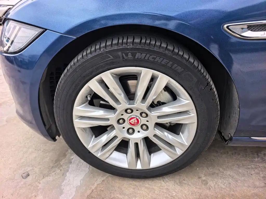 Jaguar XFL — миниатюра 7