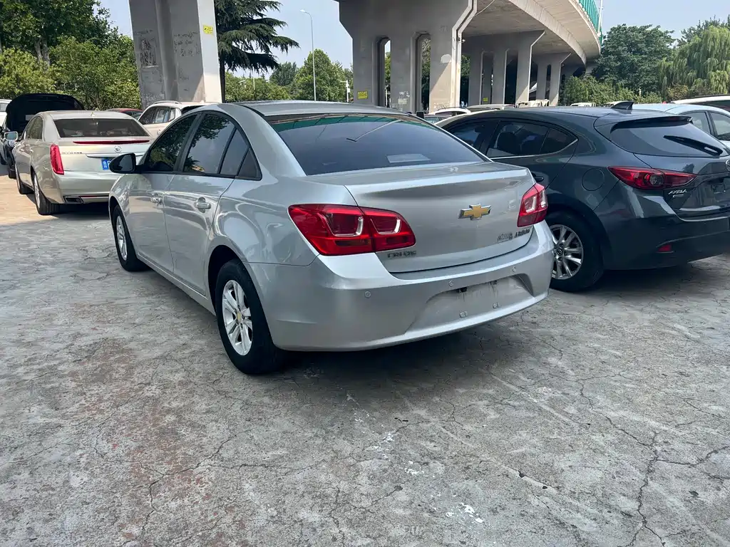 Chevrolet Cruze — миниатюра 6